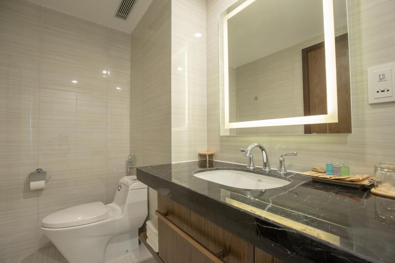 Panorama Central Nha Trang- Vietnam'S Highest Infinitive Rooftop Pool Exterior foto